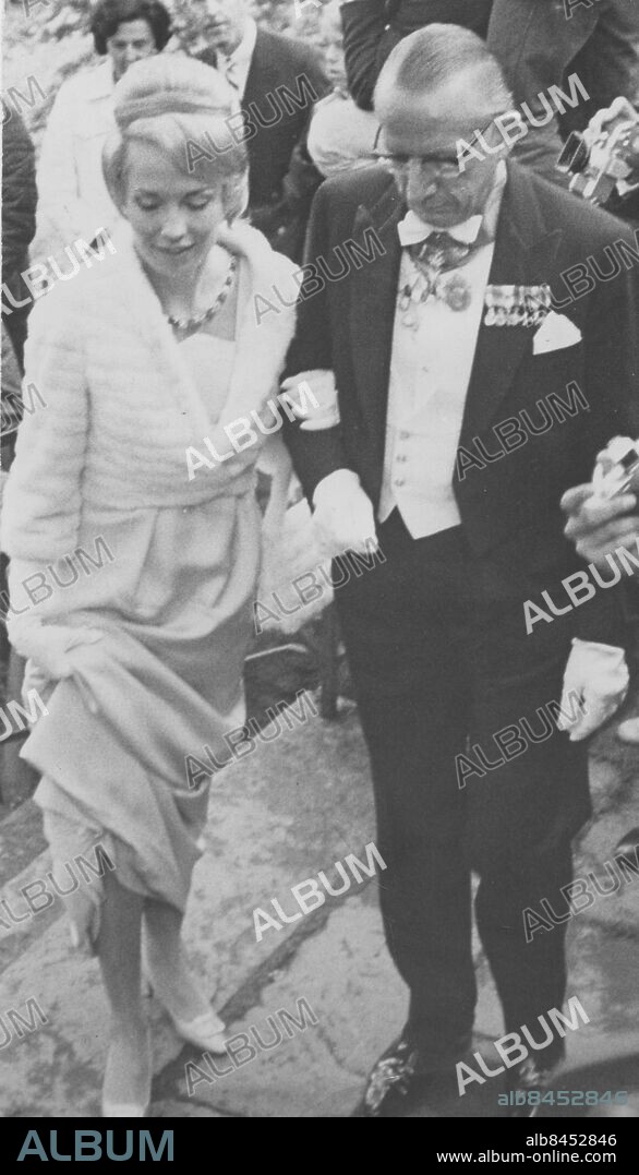 Göteborg 1967-08-13 - Dan-Axel Broström med trolovade Heidi Boyce - *** Local Caption *** GP-mapp Broström Rederi AB. KAMERAREPORTAGE.