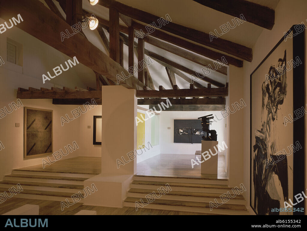 SALA DE EXPOSICION DEL MUSEO DE ARTE ABSTRACTO DE CUENCA.