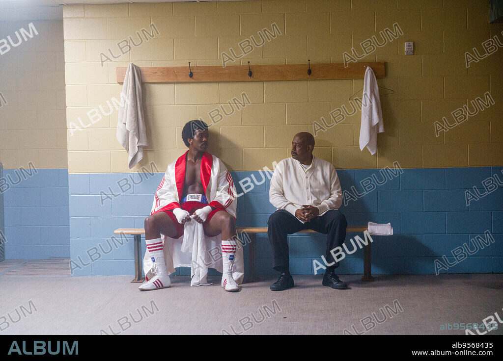 FOREST WHITAKER and KHRIS DAVIS in BIG GEORGE FOREMAN, 2023, directed by GEORGE TILLMAN JR.. Copyright MANDALAY PICTURES.