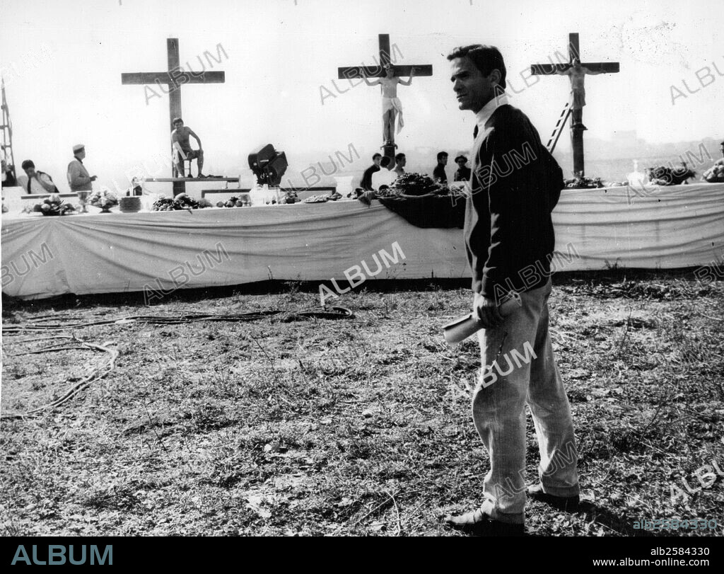 PIER PAOLO PASOLINI in RO. GO. PAG, 1963, directed by JEAN-LUC GODARD, PIER PAOLO PASOLINI and UGO GREGORETTI. Copyright ARCO/CINERIZ/LYRE.