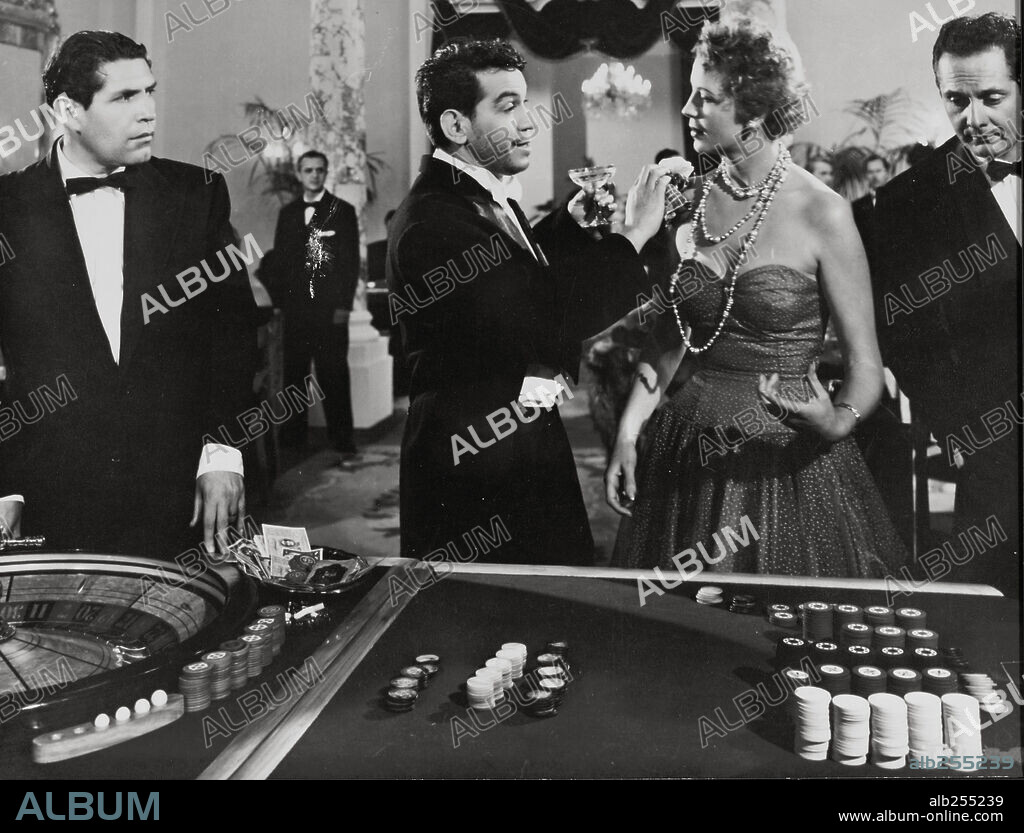 MARIO MORENO "CANTINFLAS" in DROP THE CURTAIN (ABAJO EL TELÓN, 1955), directed by MIGUEL M. DELGADO. Copyright POSA FILMS, S.A..