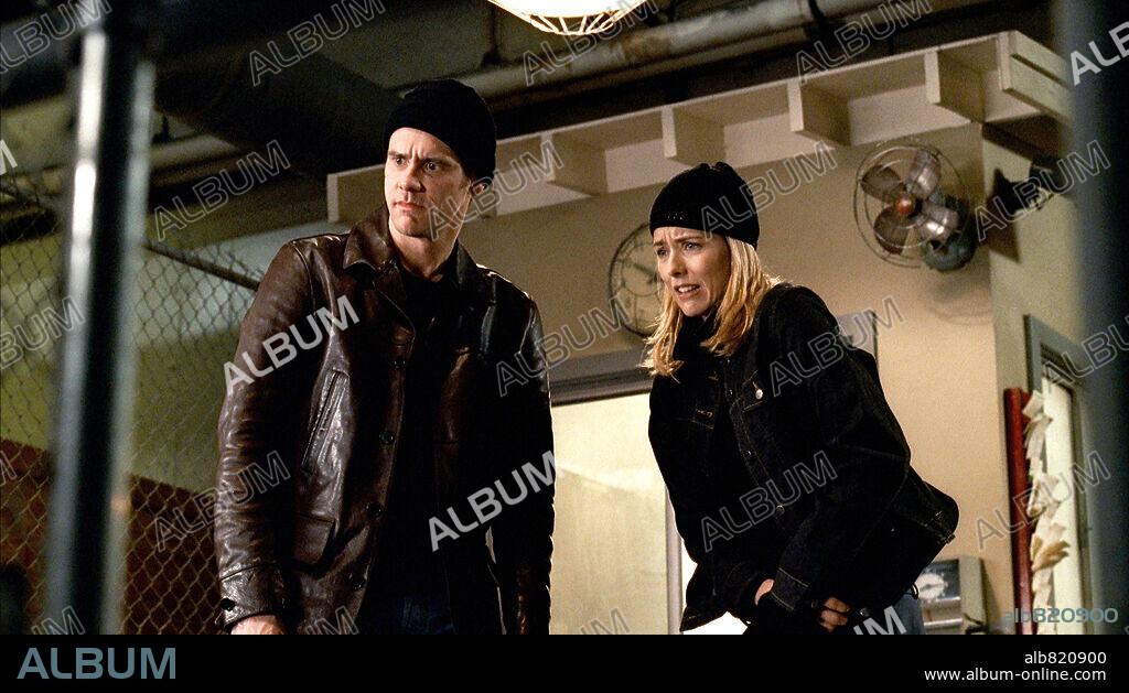 JIM CARREY and TEA LEONI in FUN WITH DICK AND JANE, 2005, directed by DEAN PARISOT. Copyright COLUMBIA PICTURES / SONY PICTURES.