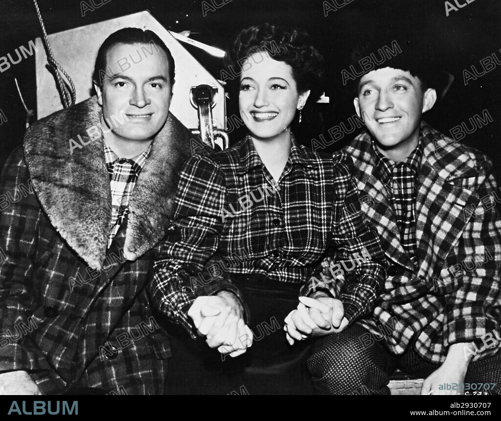 BING CROSBY, BOB HOPE and DOROTHY LAMOUR in ROAD TO UTOPIA, 1945, directed by HAL WALKER. Copyright PARAMOUNT PICTURES.