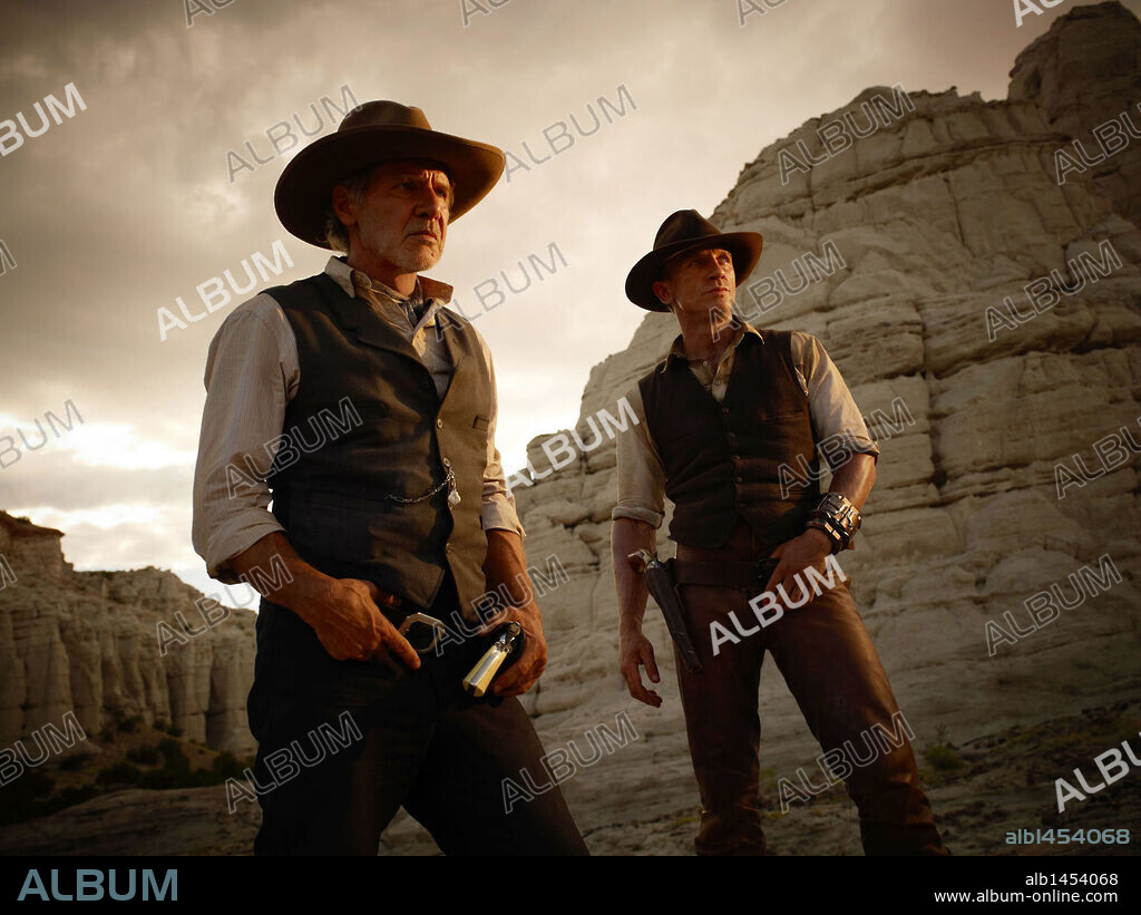 DANIEL CRAIG and HARRISON FORD in COWBOYS & ALIENS, 2011, directed by JON FAVREAU. Copyright UNIVERSAL PICTURES.