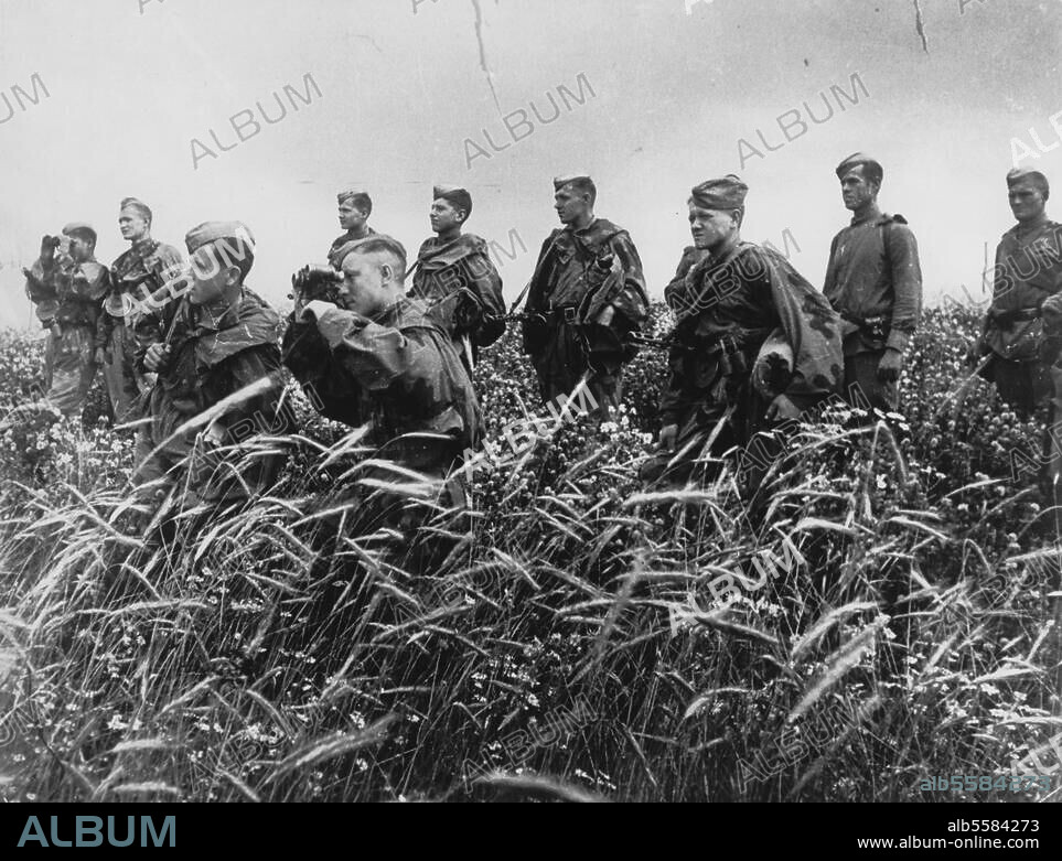 Geschichte:. 2. Weltkrieg / Sowjetunion 1941-45. Gruppe von Komsomolzen, die an der Front als Kundschafter eingesetzt sind. Foto, 1944.