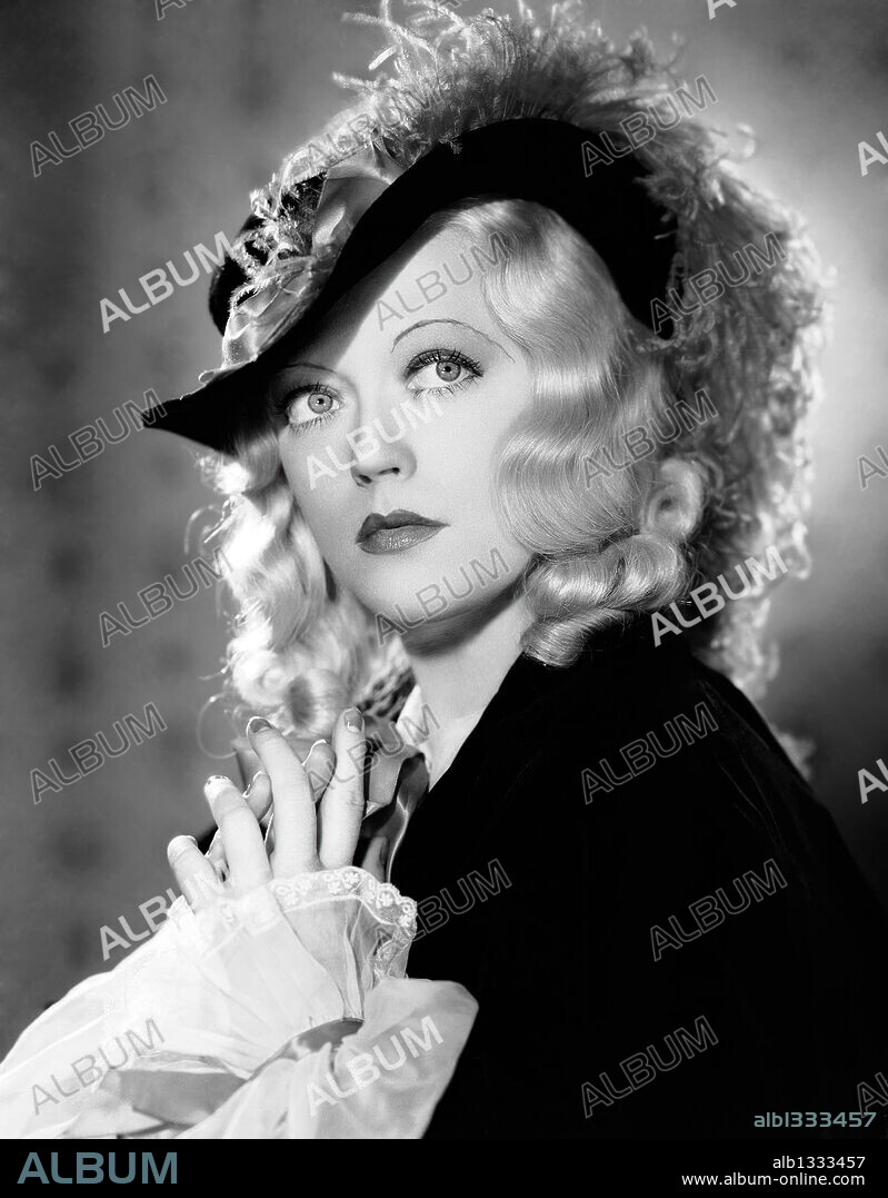 MARION DAVIES in OPERATOR 13, 1934, directed by RICHARD BOLESLAWSKI. Copyright M.G.M.