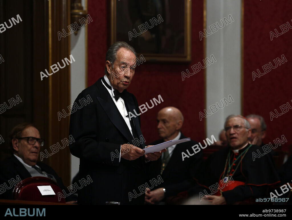 Madrid. 05 noviembre 2013. Acto de ingreso de Juan Miguel villar Mir A la Rel Academia. Imagen Oscar del pozo     Archdc.