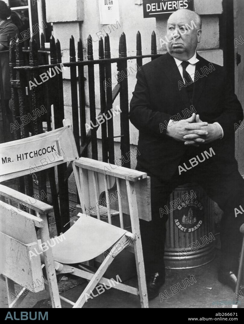 ALFRED HITCHCOCK en FRENESI, 1972 (FRENZY), dirigida por ALFRED HITCHCOCK. Copyright UNIVERSAL PICTURES.