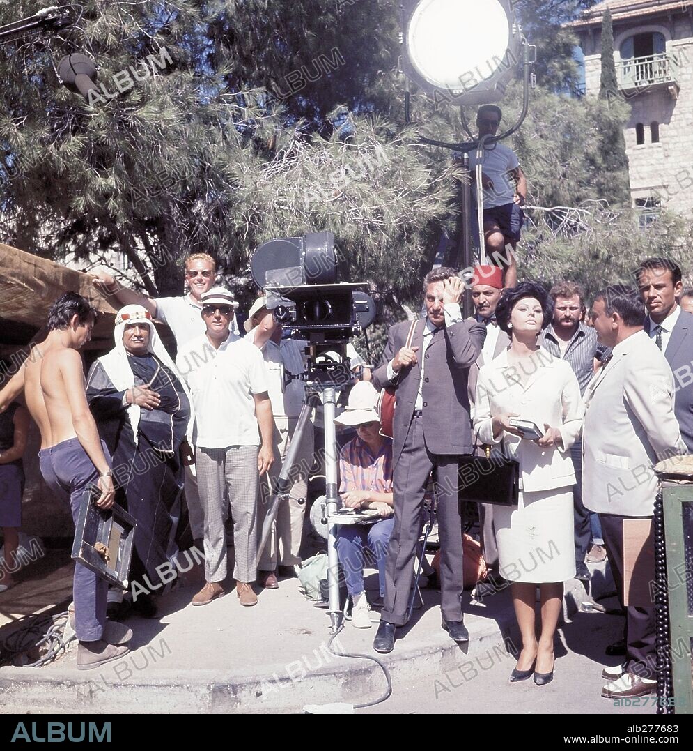 PETER FINCH et SOPHIA LOREN dans JUDITH, 1966, réalisé par DANIEL MANN. Copyright PARAMOUNT PICTURES.