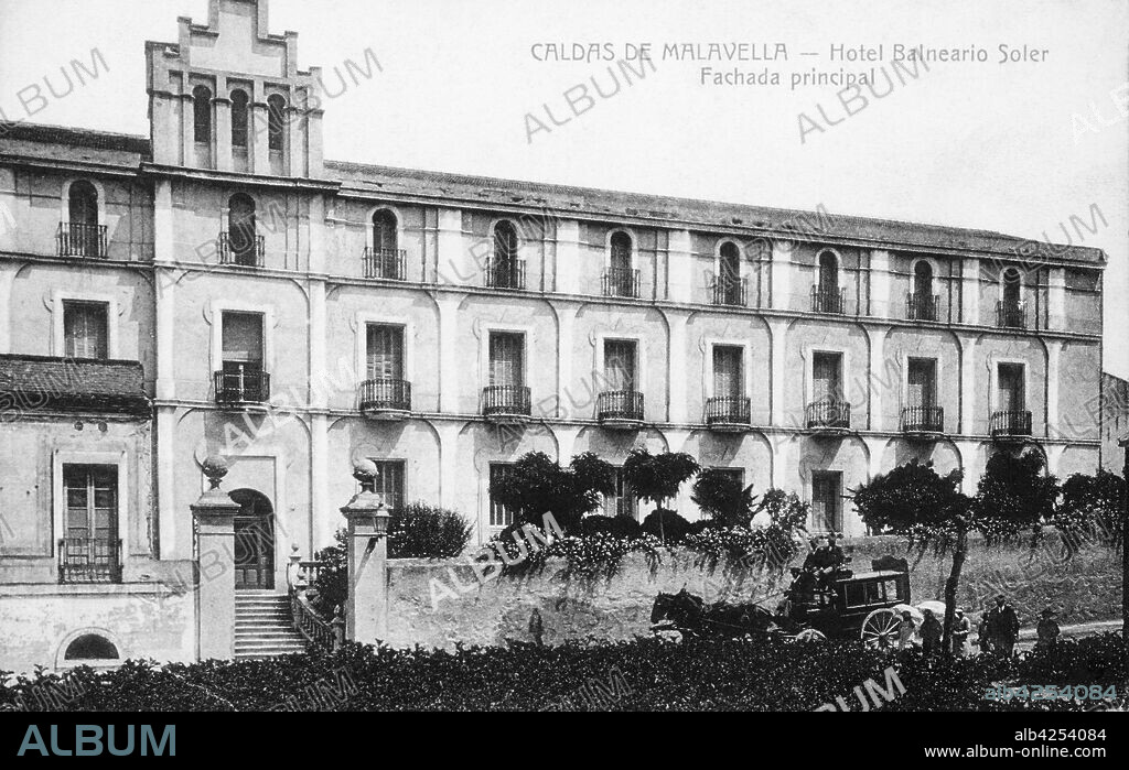 Tarjeta postal del Hotel Balneario Soler, de Caldes de Malavella. Fachada principal del establecimiento. Año 1916.