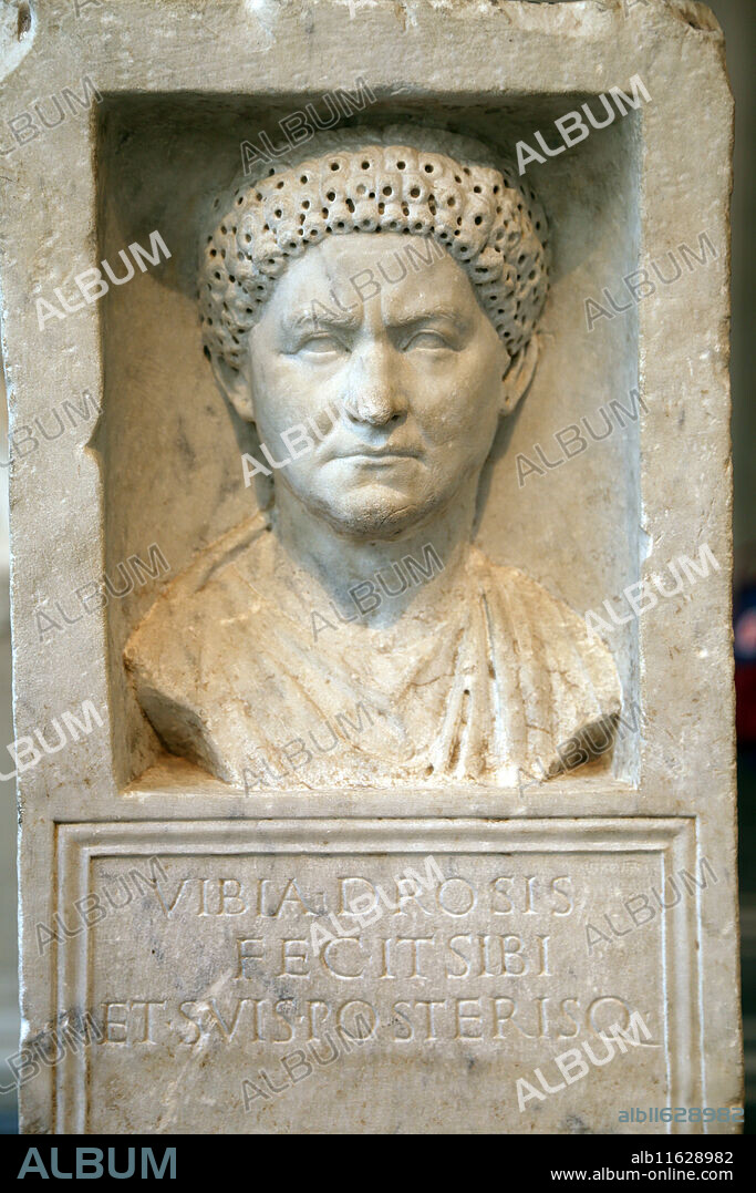 Marble funerary stele of Vibia Drosis. Roman, Early Flavian period. 69-80 AD. Museum Metropolitan of Art. NY. USA.