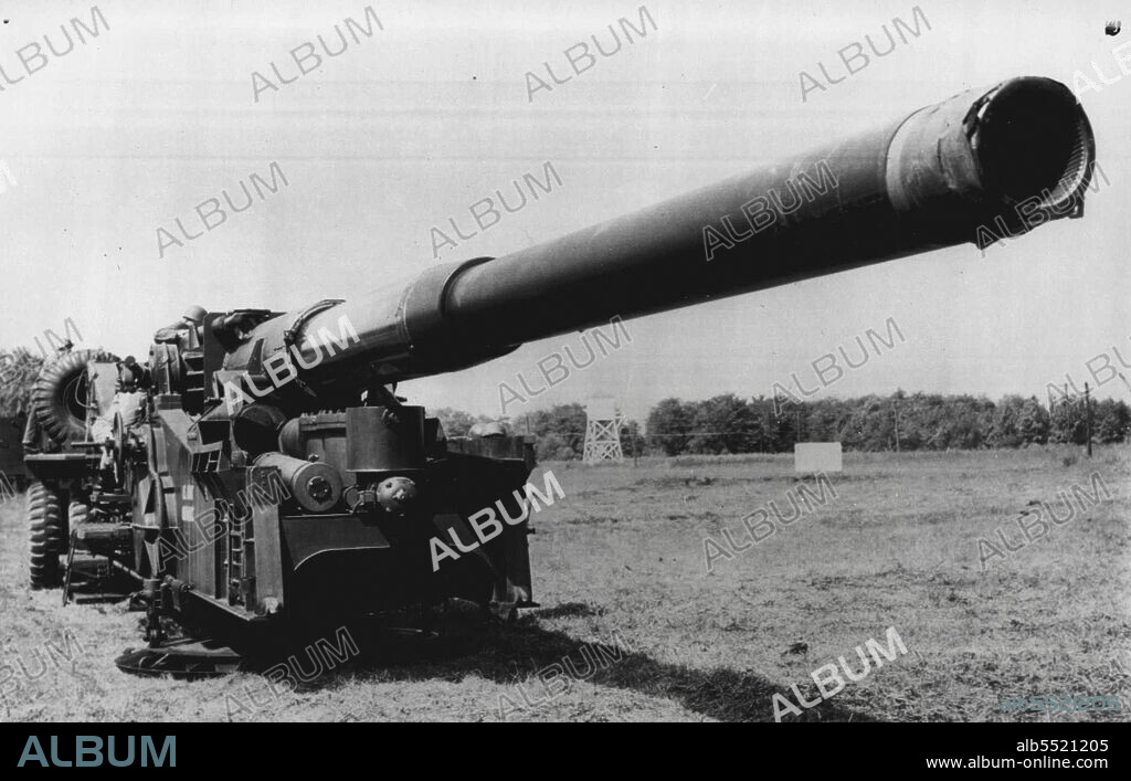 ***** Atom Cannon Makes Bow -- The U.S. Army's giant cannon, designed to deliver an atomic shell deep into enemy territory, rests in firing position at Aberdeen, Md., Proving Ground after being unloaded from carrying vehicle. The 85-ton weapon, the army's largest completely mobile gun, can fire a 12-inch shell 20 miles. October 15, 1952. (Photo by AP Wirephoto).