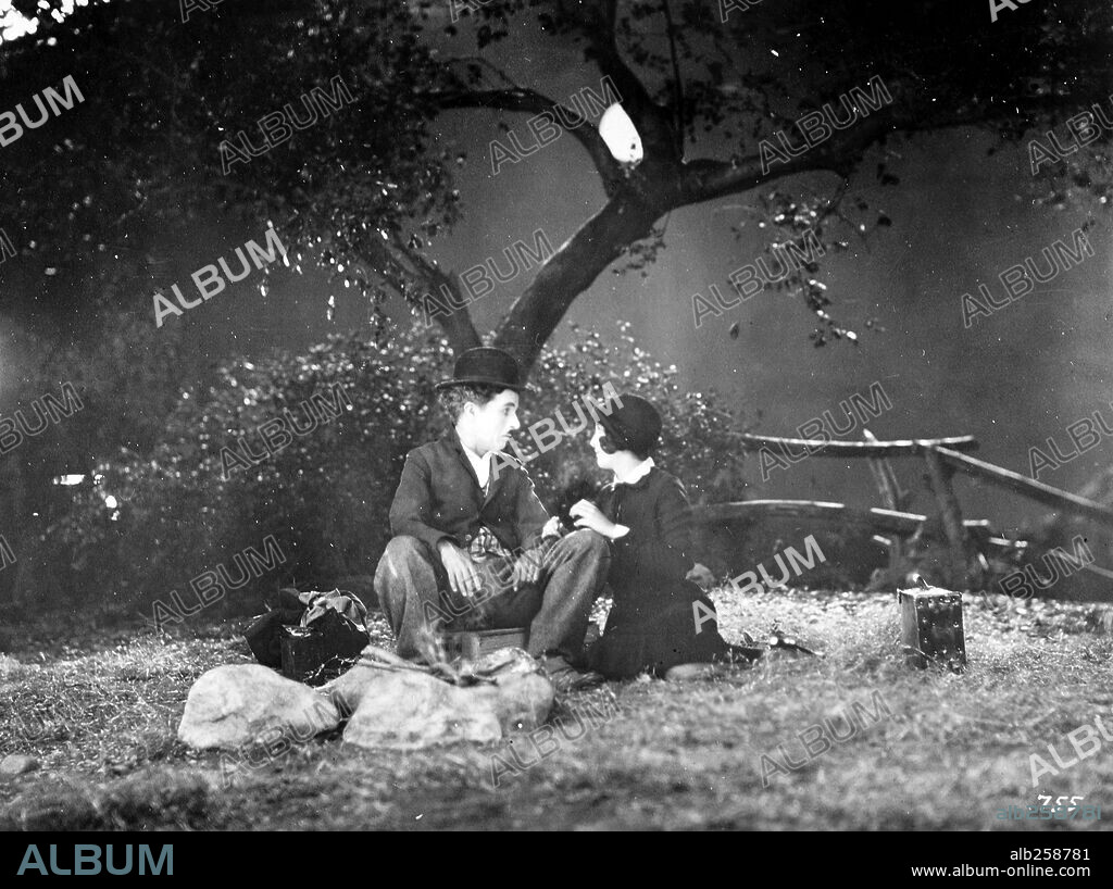 CHARLIE CHAPLIN y MERNA KENNEDY en EL CIRCO, 1928 (THE CIRCUS), dirigida por CHARLES CHAPLIN. Copyright CHAPLIN/UNITED ARTISTS.