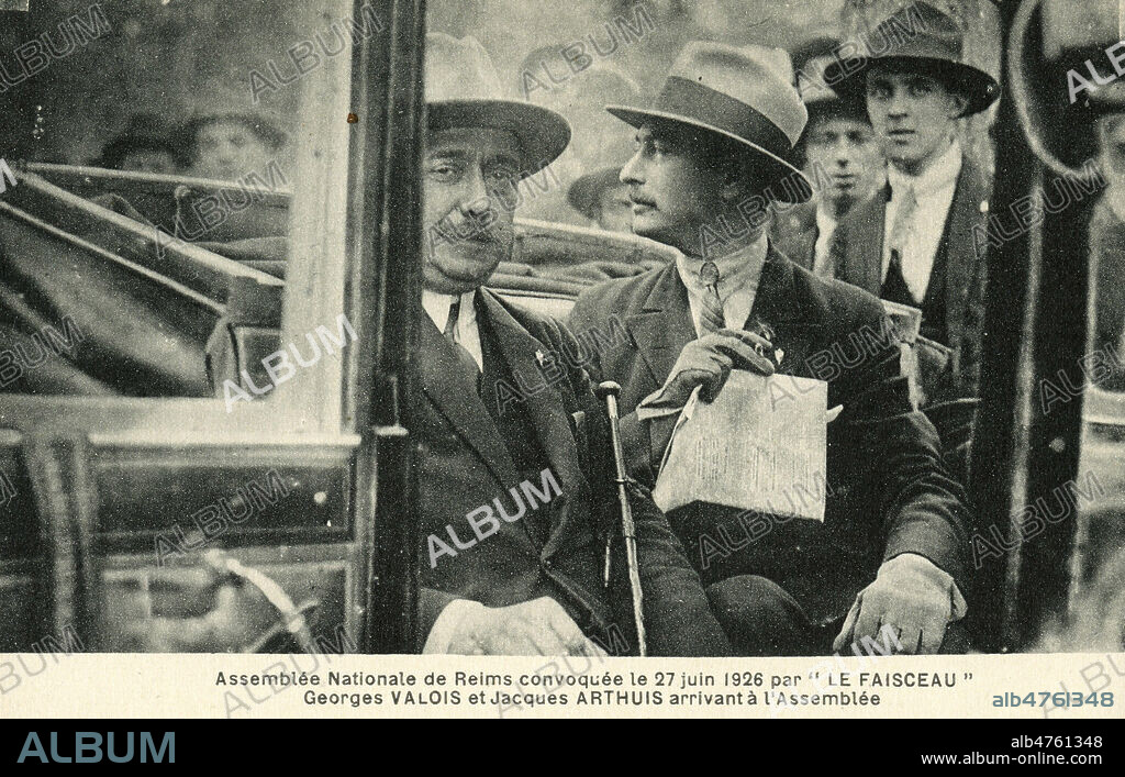 'Assemblee Nationale de Reims convoquee le 27 juin 1926 par 'Le Faisceau'. Georges VALOIS (1878-1945) et Jacques ARTHUIS arrivant a l'Assemblee' : parti fasciste francais. Photographie anonyme pour une carte postale. annees 20. Credit : Collection IM/KHARBINE-TAPABOR.