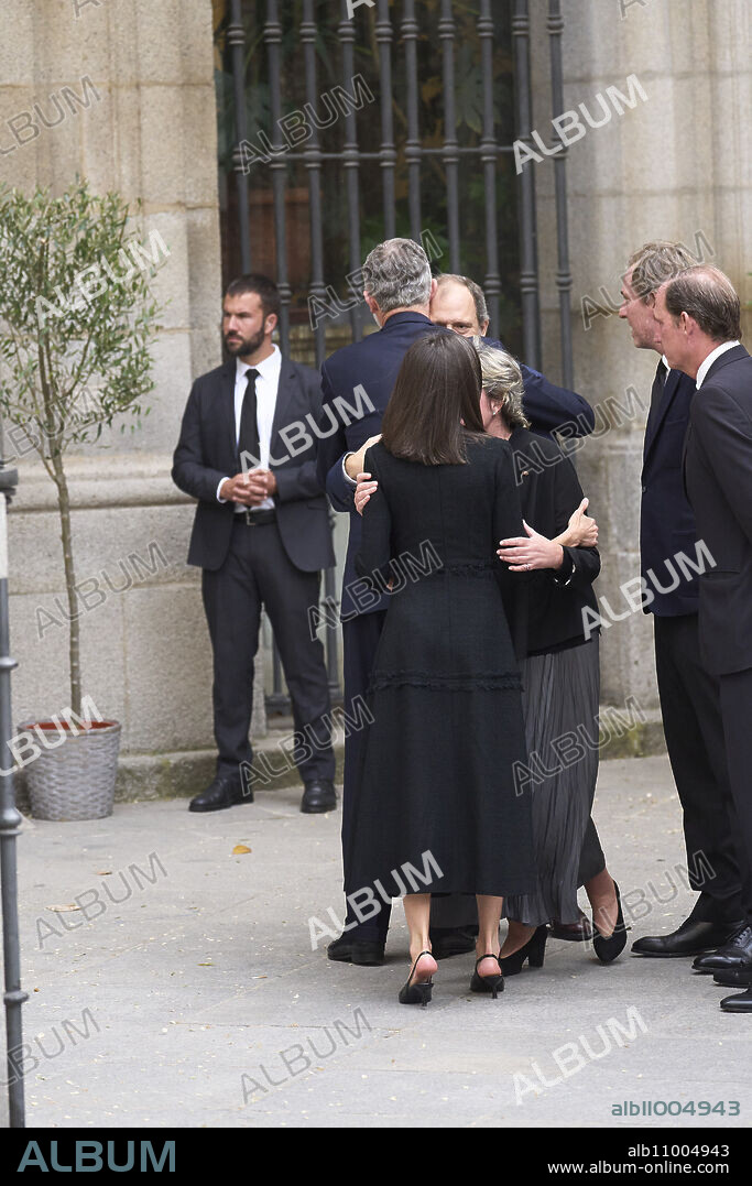 King Felipe VI of Spain, Queen Letizia of Spain, Beltran Gomez-Acebo, Juan Gomez-Acebo, Bruno Gomez-Acebo, Simoneta Gomez-Acebo attends Mass Tribute For Fernando Gomez-Acebo in Madrid at Armed Forces Cathedral Church on April 8, 2024 in Madrid, Spain.