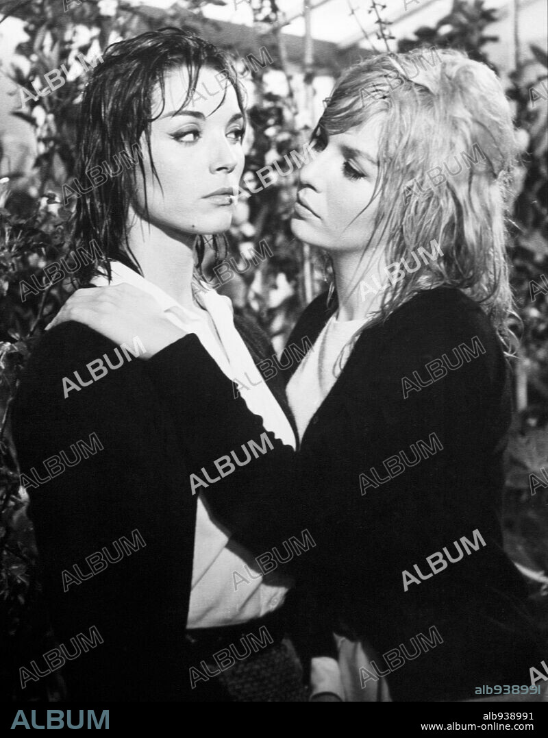 ANNETTE VADIM and ELSA MARTINELLI in BLOOD AND ROSES, 1960 (ET MOURIR DE PLAISIR), directed by ROGER VADIM. Copyright DOCUMENTO FILMS.