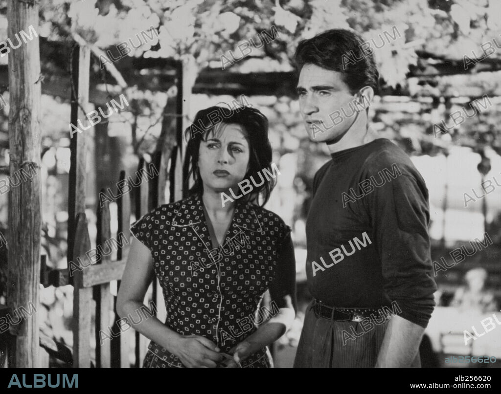 ANNA MAGNANI and WALTER CHIARI in BELLISSIMA, 1951, directed by LUCHINO VISCONTI. Copyright CEI INCOM.