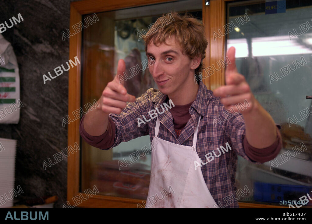 IVAN MASSAGUE in XXL, 2004, directed by JULIO SANCHEZ VALDES. Copyright TRIPICTURES/SOGECINE.