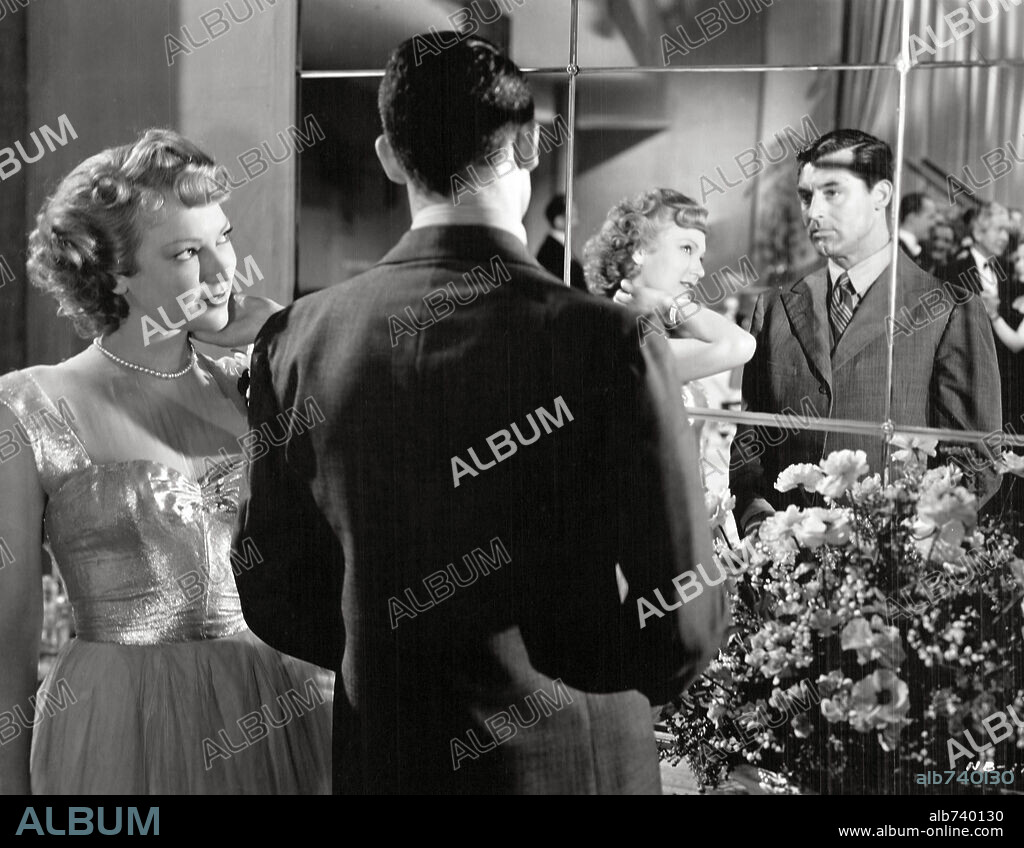 CARY GRANT und JUNE DUPREZ in NONE BUT THE LONELY HEART, 1944, unter der Regie von CLIFFORD ODETS. Copyright RKO RADIO.