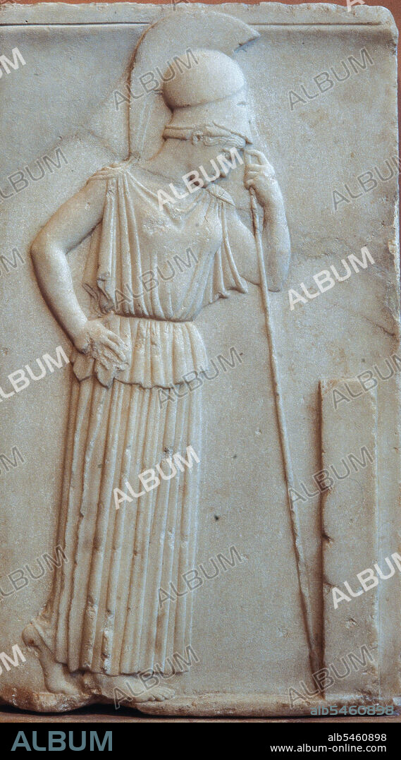 'Atenea pensativa', mármol, 48 cm., 460 a. C., taller de Ática. Museo de la Acrópolis de Atenas.
