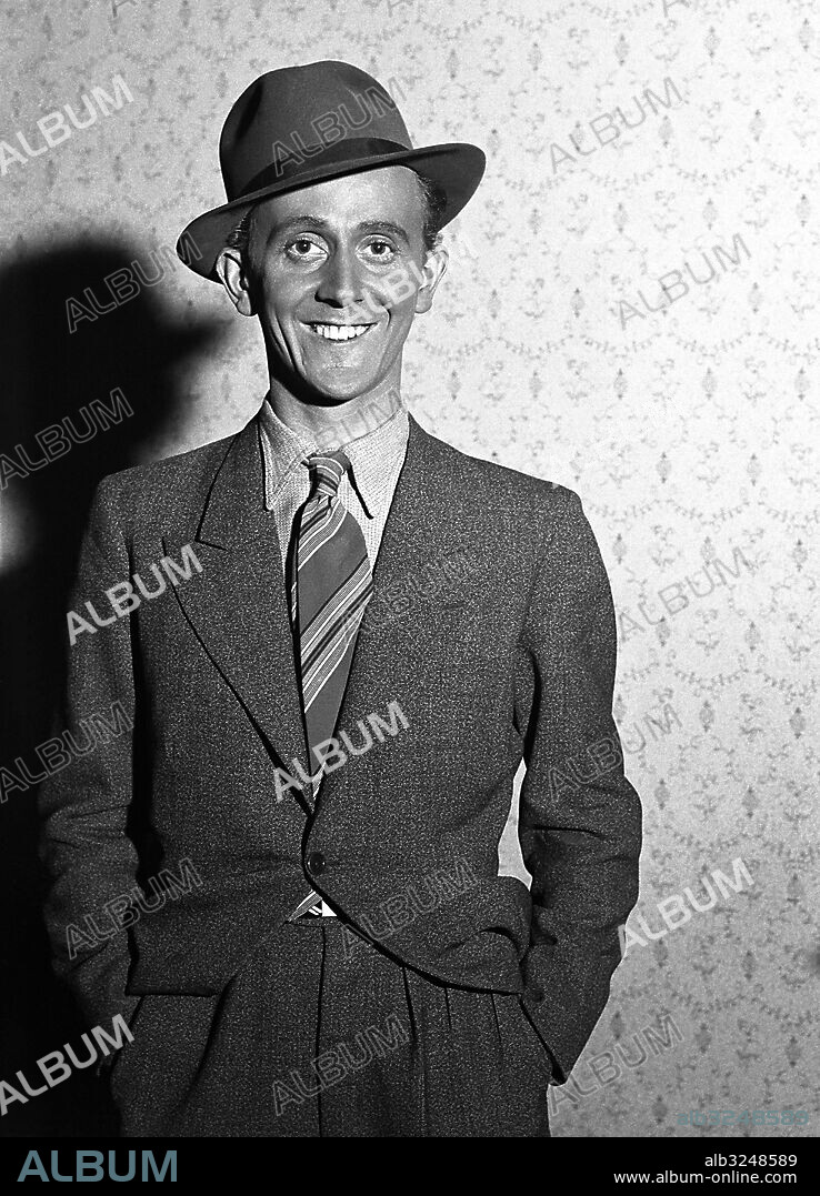 ARKIV 1937, Åke Söderblom (1910-1965) , skådespelare och underhållningsförfattare (signaturen Lill-Slam) med revyn som främsta uttrycksmedel. Spelade med i många filmlustspel och operetter.. Åke Söderblom, swedish comedy actor.. Foto:Scanpix Historical/1900. Scanpix Sweden.