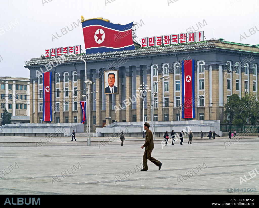 Kim Il Sung Square, Pyongyang, Democratic People's Republic of Korea (DPRK), North Korea, Asia.