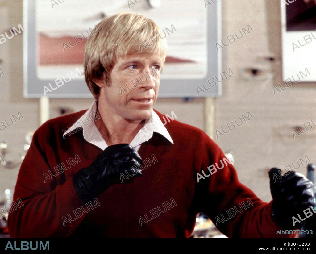 CHUCK NORRIS en GOLPE POR GOLPE, 1981 (AN EYE FOR AN EYE), dirigida por STEVE CARVER. Copyright Adams Apple Film Company.