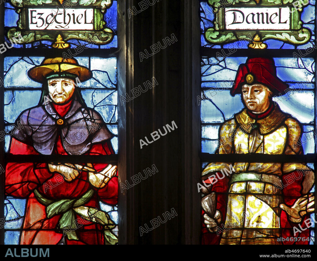 Ezechiel et Daniel. Vitrail de la cathedrale de Beauvais datant de 1551, par Nicolas Le Prince (16e, XVIe s.). Photographie par Painton Cowen. Credit : Collection COWEN/KHARBINE-TAPABOR.