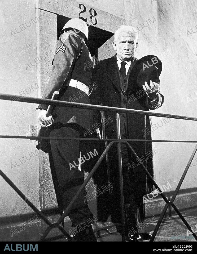 SPENCER TRACY in JUDGMENT AT NUREMBERG, 1961, directed by STANLEY KRAMER. Copyright UNITED ARTISTS.