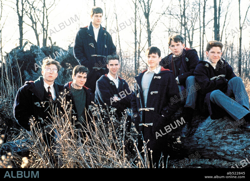 ETHAN HAWKE, JOSH CHARLES and ROBERT SEAN LEONARD in DEAD POETS SOCIETY, 1989, directed by PETER WEIR. Copyright TOUCHSTONE PICTURES.