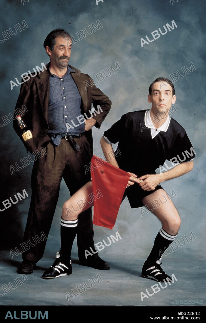 CARLOS DE GABRIEL y RAMON BAREA en MATIAS, JUEZ DE LINEA, 1996, dirigida por LA CUADRILLA. Copyright SOGETEL.