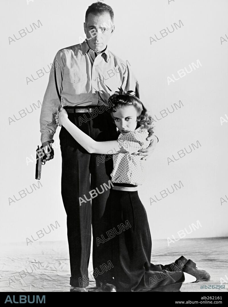 HUMPHREY BOGART and IDA LUPINO in HIGH SIERRA, 1941, directed by RAOUL WALSH. Copyright WARNER BROS/FIRST NATIONAL.