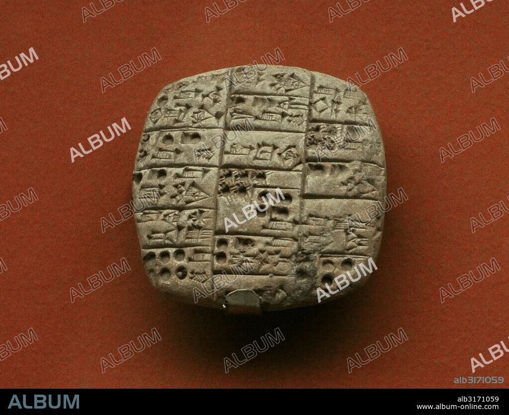 ARTE ANTIGUO. MESOPOTAMIA. PROXIMO ORIENTE. SUMERIA. Tablilla de arcilla con inscripción cuneiforme de la medición de los campos pertenecientes al templo de Bau o Baba, diosa de la sanación y divinidad tulelar de la ciudad de Lagash. The State Hermitage Museum. San Peterburgo. Rusia.