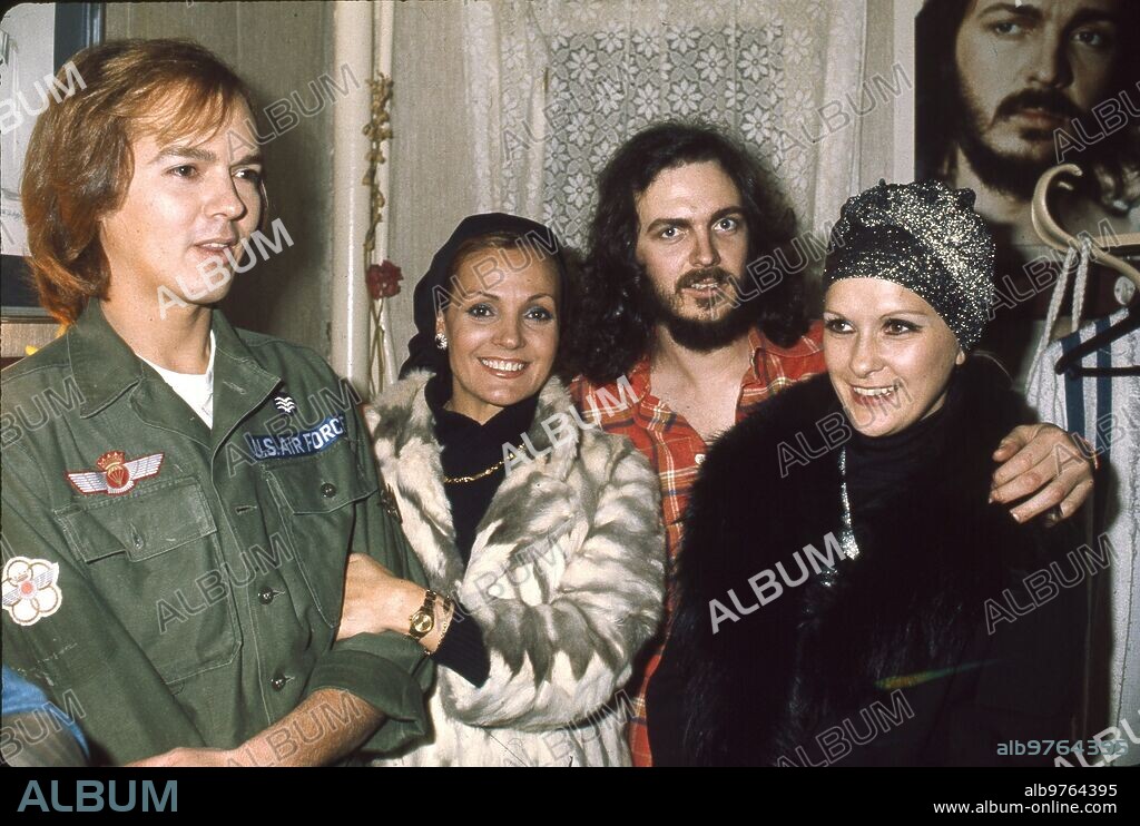 Camilo Sesto con Carmen Sevilla, Junior y Beatriz Savón.