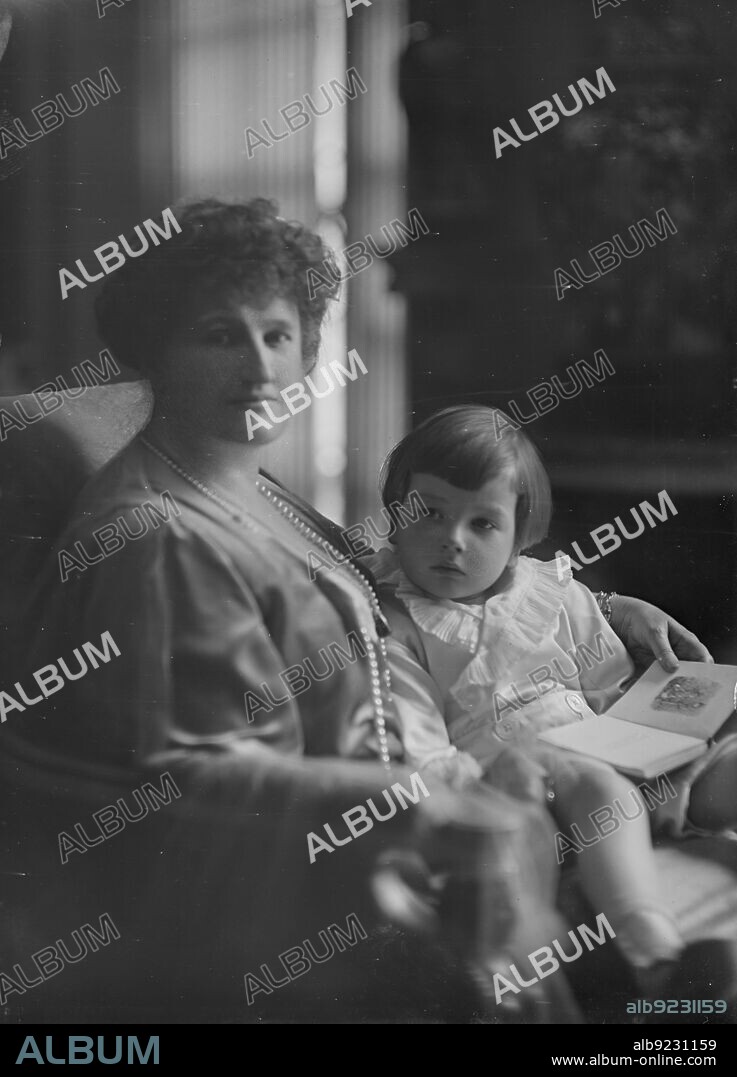 ARNOLD GENTHE. Mrs. John D. Rockefeller Jr and son David, portrait photograph, 1919 Mar. 18.