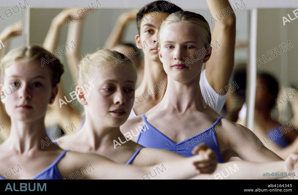 VICTOR POLSTER in GIRL, 2018, directed by LUKAS DHONT. Copyright Menuet bvba / Frakas Productions / Topkapi Films / MENUET.