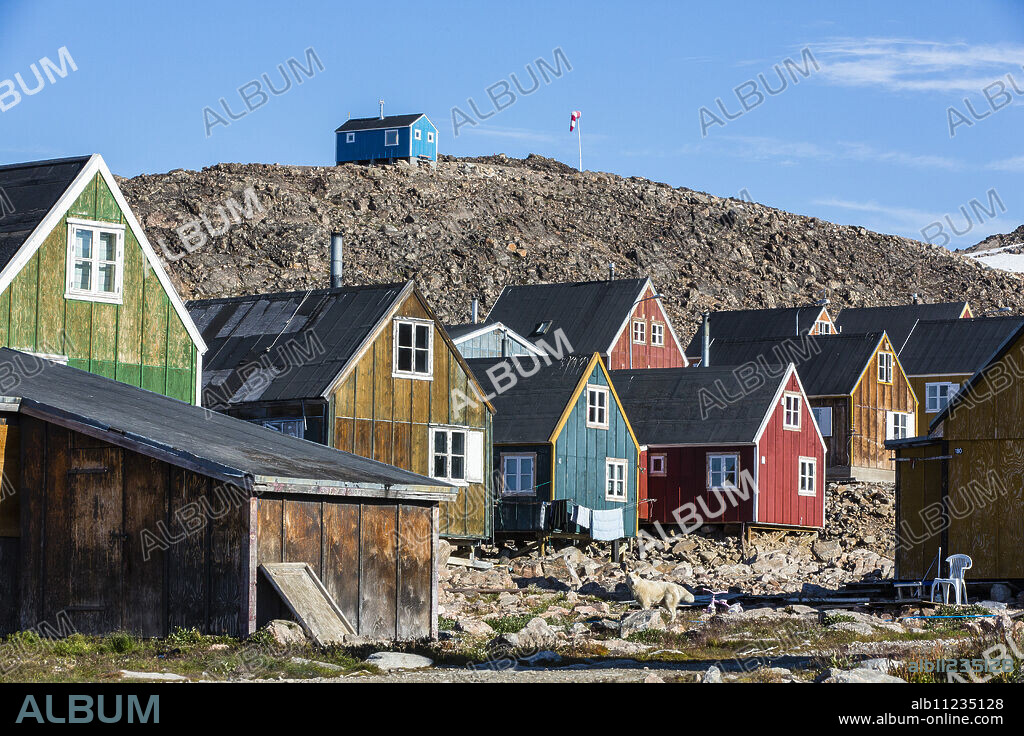 Inuit village, Ittoqqortoormiit, Scoresbysund, Northeast Greenland, Polar Regions.