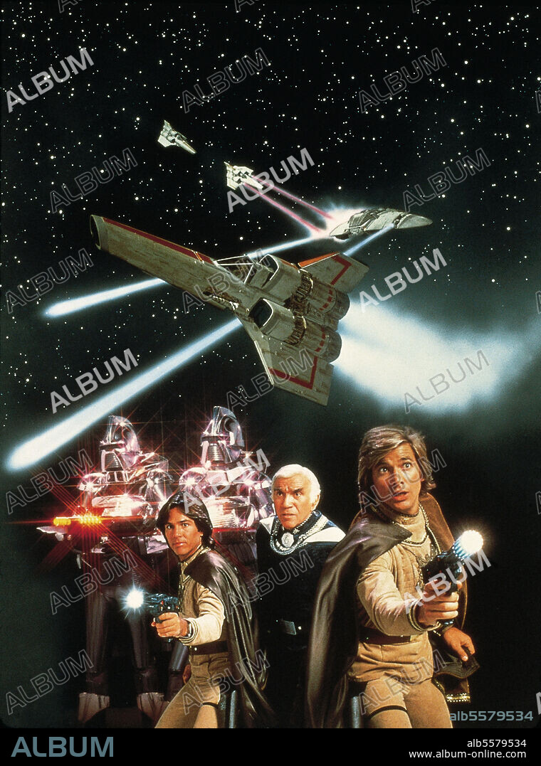 DIRK BENEDICT, LORNE GREENE und RICHARD HATCH in BATTLESTAR GALACTICA, 1978, unter der Regie von RICHARD A. COLLA. Copyright UNIVERSAL PICTURES.