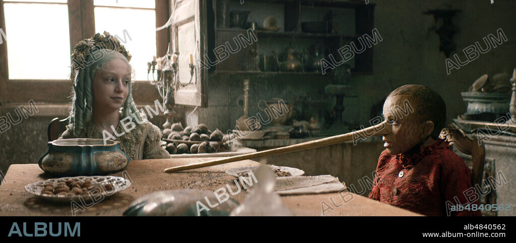 ALIDA BALDARI CALABRIA and FEDERICO IELAPI in PINOCCHIO, 2019, directed by MATTEO GARRONE. Copyright ARCHIMEDE/ RAI CINEMA/ LE PACTE/ RPC.