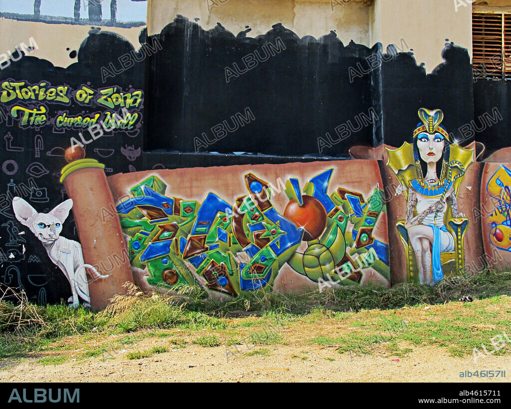Ilustración mural de la reina Cleopatra y gato egipcio, graffiti mural, Mataró, provincia Barcelona, Barcelona en 2013.