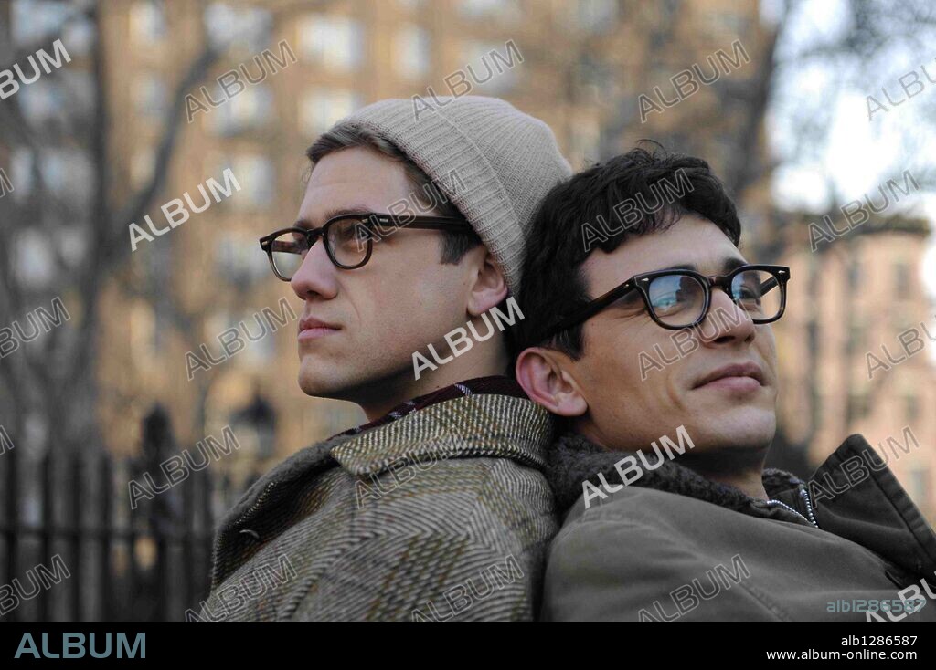 AARON TVEIT and JAMES FRANCO in HOWL, 2010, directed by JEFFREY FRIEDMAN and ROB EPSTEIN. Copyright WERC WERK WORKS/RABBITBANDINI PROD/TELLING PICT/RADIANT COOL.
