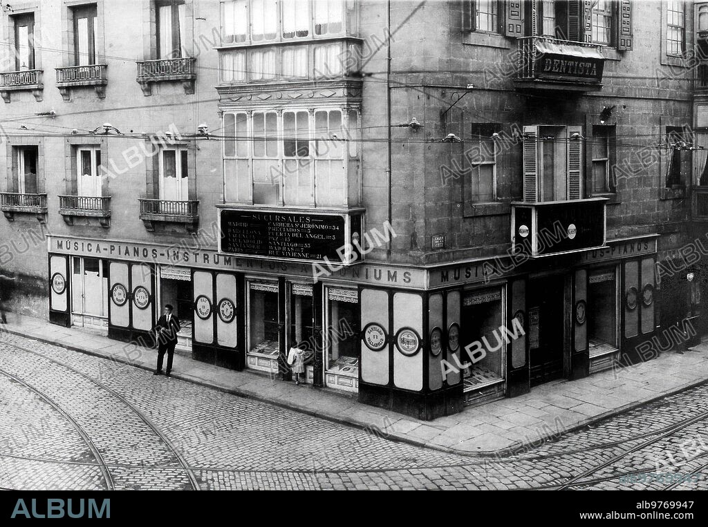 Octubre 1918. Edificio de la unión musical Española, en Bilbao - fecha Aproximada.