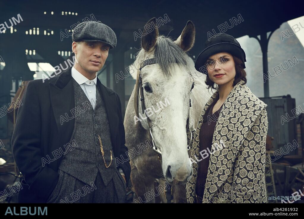CHARLOTTE RILEY et CILLIAN MURPHY dans PEAKY BLINDERS, 2013, réalisé par STEVEN KNIGHT. Copyright BRITISH BROADCASTING CORPORATION (bbc). Season 2 Episode 4.