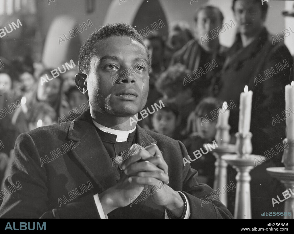 CARLOS MUÑOZ en BIENVENIDO, PADRE MURRAY, 1964, dirigida por RAMON TORRADO. Copyright COPERCINES.