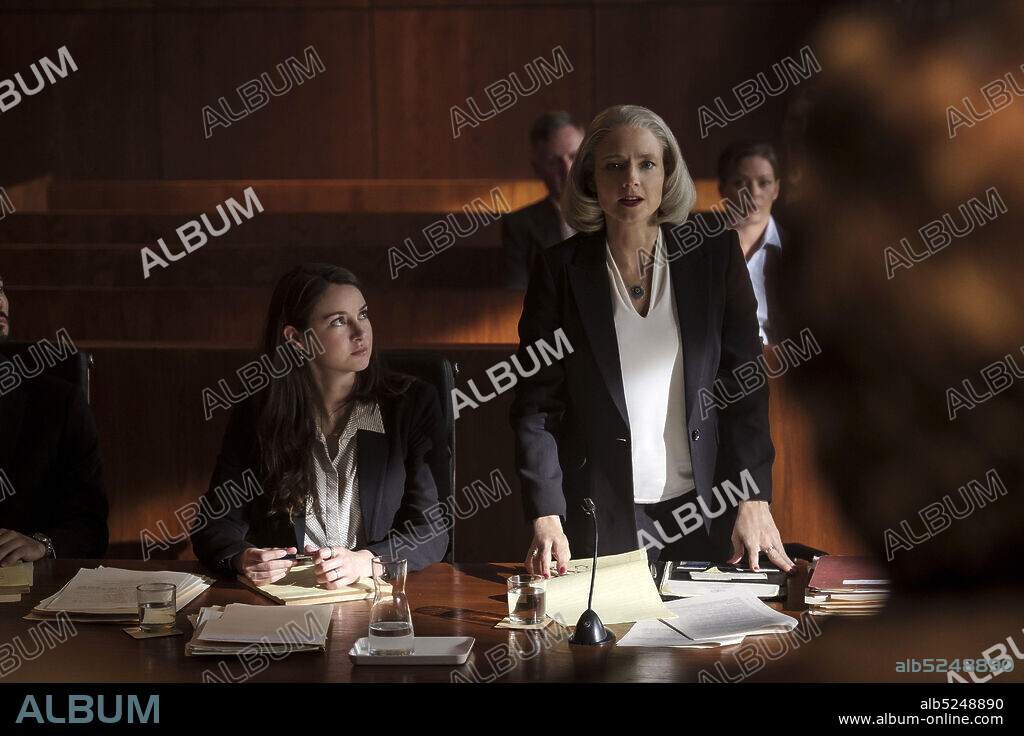 JODIE FOSTER and SHAILENE WOODLEY in THE MAURITANIAN, 2021, directed by KEVIN MACDONALD. Copyright Wonder Street / 30WEST / BBC Films.