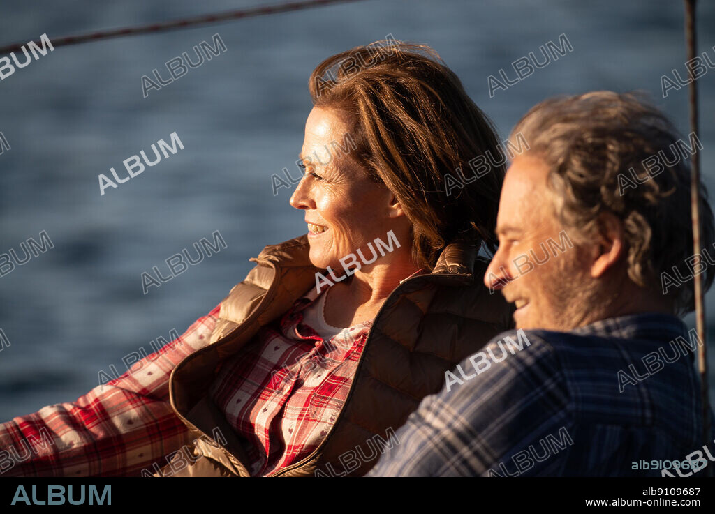 KEVIN KLINE and SIGOURNEY WEAVER in THE GOOD HOUSE, 2021, directed by MAYA FORBES and WALLACE WOLODARSKY. Copyright TRIBECA PRODUCTIONS.
