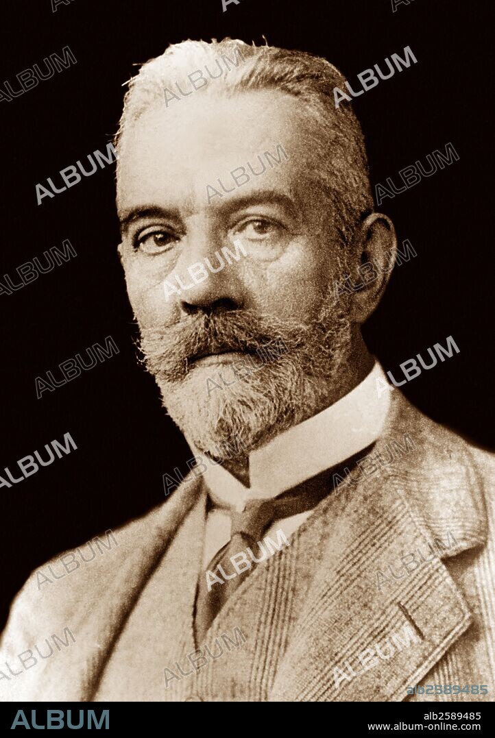 Theobald von Bethmann Hollweg (1856 – 1 January 1921) German Chancellor of the German Empire from 1909 to 1917.