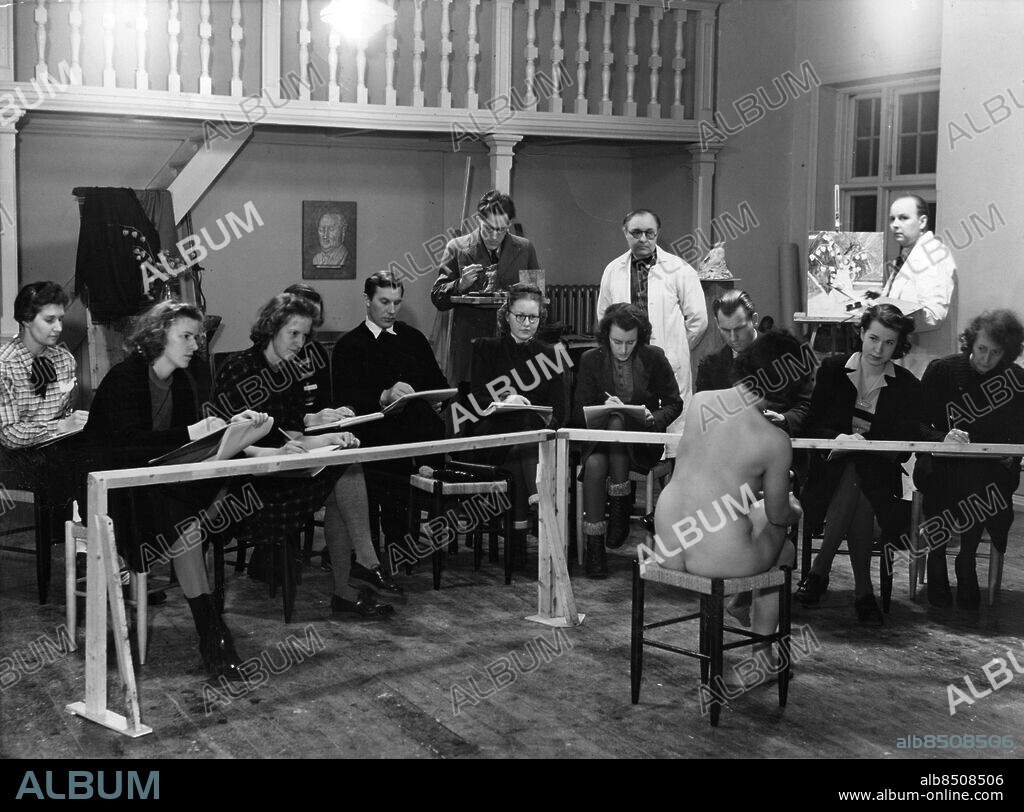 Krokiteckning på Anders Olssons målarskola i Malmö 1941.. Foto: Sydsvenskan / IBL Bildbyrå.
