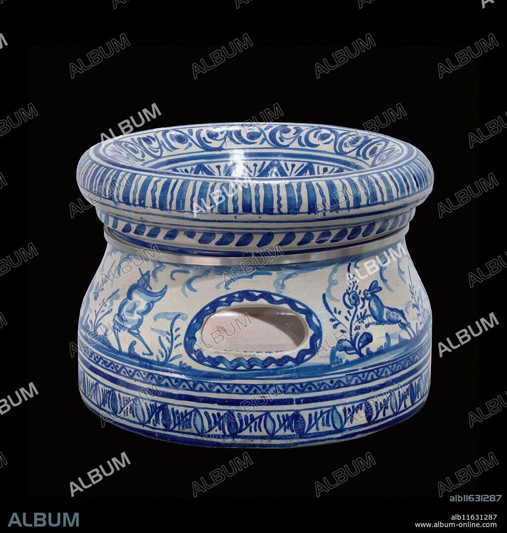JOSÉ LEÓN RODRÍGUEZ and FÁBRICA DE MENSAQUE RODRÍGUEZ Y CÍA.. Fábrica de Mensaque Rodríguez y Cía. (Maker); José León Rodríguez / 'Spittoon'. After 1917. Ceramic paste.