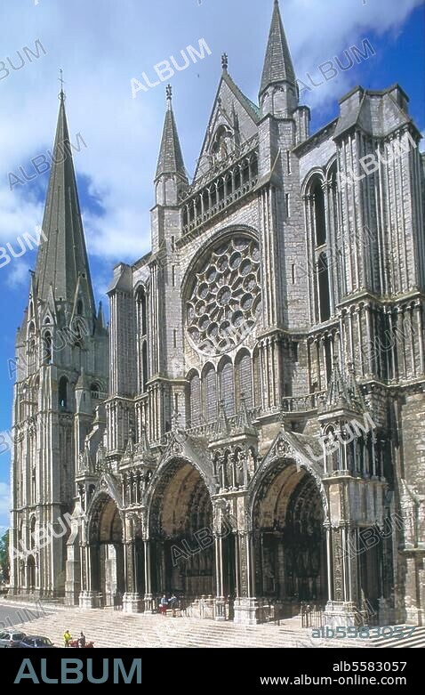 Chartres (Dép. Eure-et-Loir, Frankreich), Kathedrale Notre-Dame (1134-1514; Chor 1194-1221, Querhaus nach 1194-um 1250, Langhaus um 1200-1220, Westfassade 1134-1514). Außenansicht: Fassade des südlichen Querhauses. Foto, 1999.